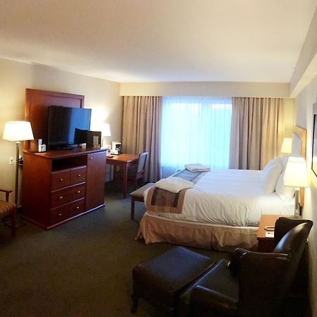 St. Albert Inn & Suites Saint Albert エクステリア 写真