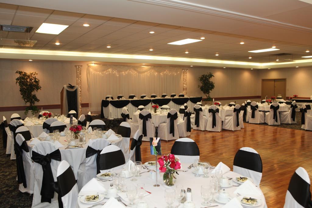 St. Albert Inn & Suites Saint Albert エクステリア 写真