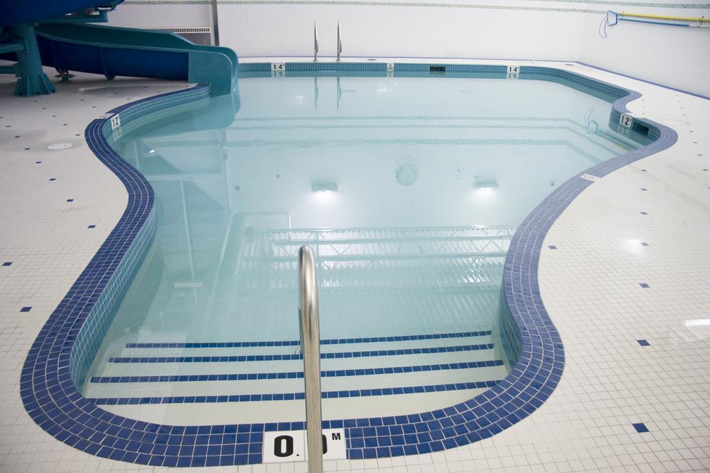 St. Albert Inn & Suites Saint Albert エクステリア 写真