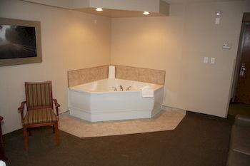 St. Albert Inn & Suites Saint Albert エクステリア 写真