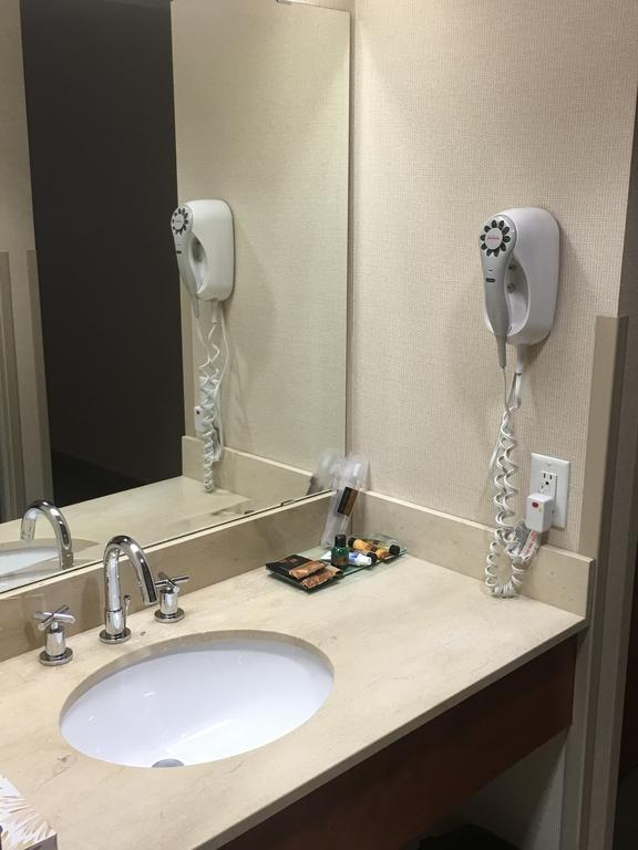 St. Albert Inn & Suites Saint Albert エクステリア 写真
