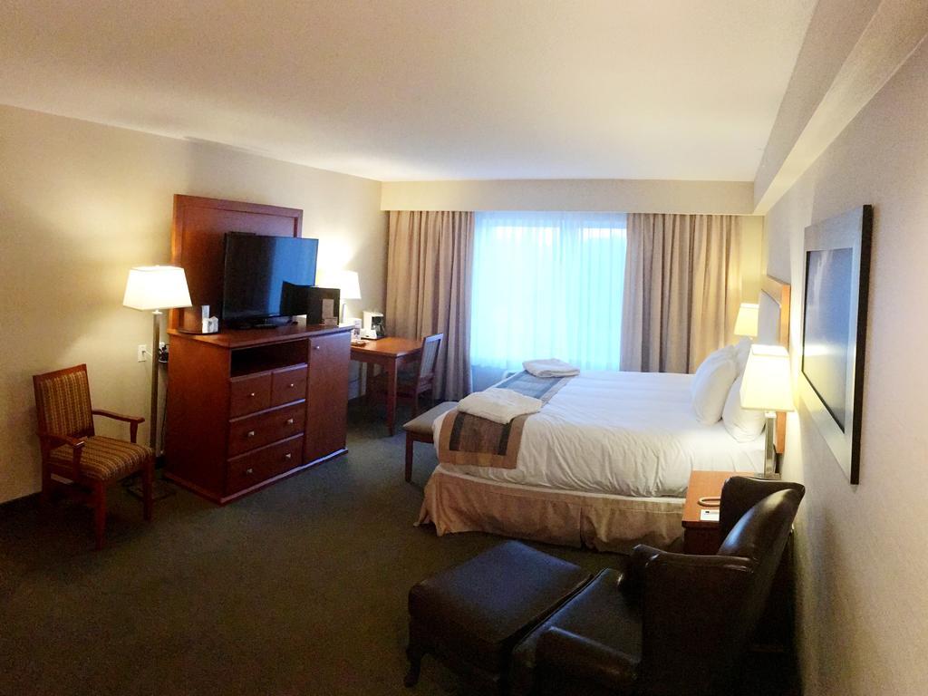 St. Albert Inn & Suites Saint Albert エクステリア 写真